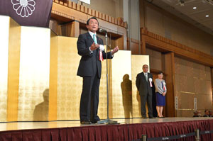 麻生太郎副総理・財務大臣の発起人代表ご挨拶